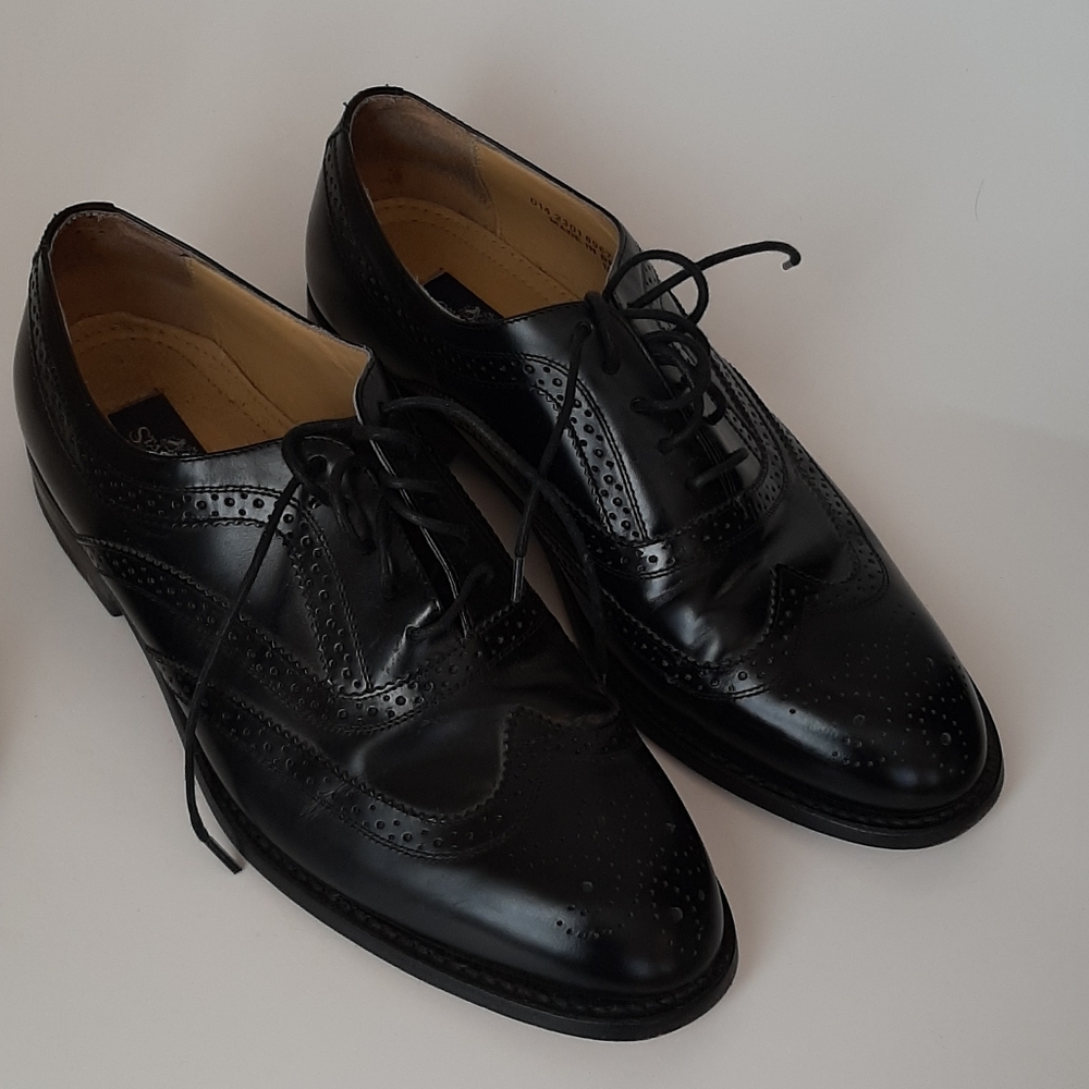 Stafford mens executive wingtip  shoe SZ 9 1/2